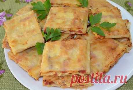 Жареный лаваш с колбасой и сыром.