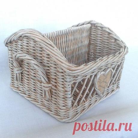 Плетеная корзинка для кухни
#плетенаякорзина #плетениеизбумажнойлозы #длядомаиинтерьера #длякухни #плетениеизбумаги
Для @elizarova9090
