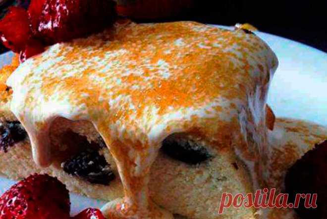 Пудинг из творога с изюмом под белым соусом — Recept-Fresh
