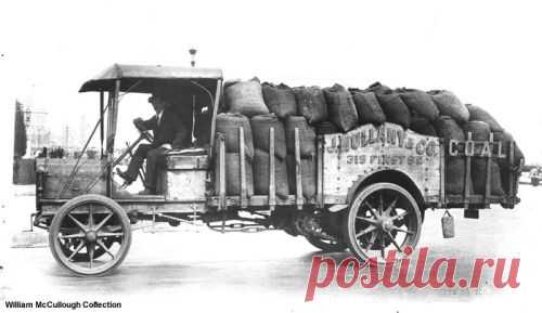 1910 3 Ton bianca presa a San Francisco, in California. 
Questa immagine è stato dato a Bill da Bianchi Trucks.