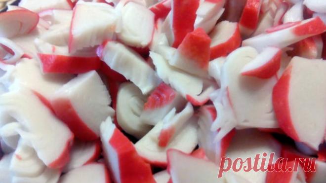 Из чего делают крабовые палочки? Полезны ли они?