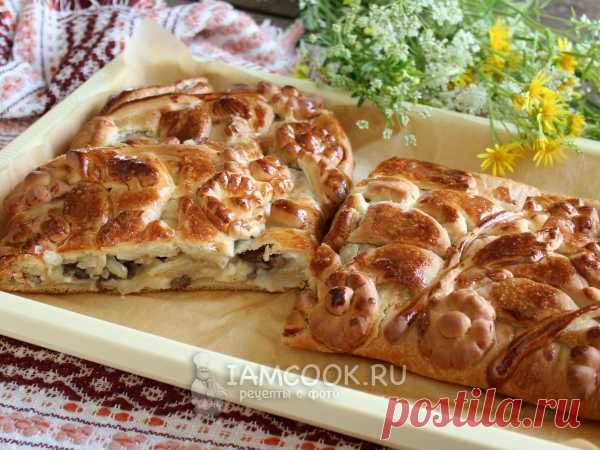 Кулебяка с грибами — рецепт с фото Кулебяка из дрожжевого теста с начинкой из лесных грибов, лука и картофельного пюре.
