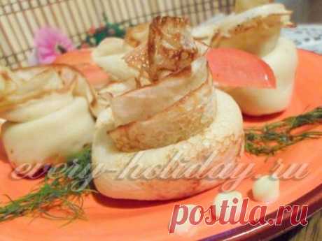 Закусочные розы из блинов - рецепт с фото