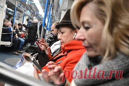 Россия исчезла из топ-100 стран с самым быстрым мобильным интернетом. В ноябре Россия выбыла из рейтинга 100 стран с самым быстрым мобильным интернетом — страна переместилась с 99-го на 102-е место. Обогнали Россию Узбекистан, Индонезия и Тунис. Первые три места в топ-100 заняли ОАЭ, Катар и Кувейт — разница с Россией составляет 13,5 раза.