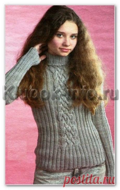 Вязание спицами. Фотогалерея детских моделей. Однотонный свитер с рельефным узором для девочки 12-14 лет