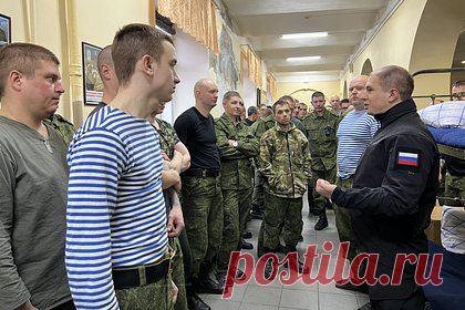 Михаил Романов встретился с мобилизованными петербуржцами в Ломоносове. Депутат Государственной Думы, первый заместитель председателя Комитета Госдумы по контролю, член фракции «Единая Россия» Михаил Романов встретился с мобилизованными петербуржцами, проходящими боевую подготовку и слаживание в воинской части Западного военного округа в городе Ломоносове.