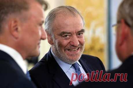 Директор Мариинского театра отреагировал на слухи о новой должности. Художественный руководитель и генеральный директор Мариинского театра Валерий Гергиев отреагировал на новости о том, что он может вскоре возглавить Государственный академический Большой театр (ГАБТ). «Поживем — увидим», — заявил Гергиев, отвечая на вопрос журналиста.
