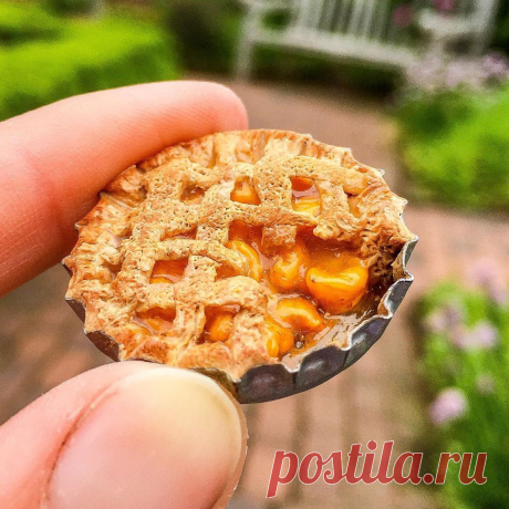 Melissa McKee в Instagram: «Miniature peach pie in a bottle cap  Polymer clay ...…» 13 отметок «Нравится», 0 комментариев — Melissa McKee (@melissa.l.mk) в Instagram: «Miniature peach pie in a bottle cap  Polymer clay ...…»
