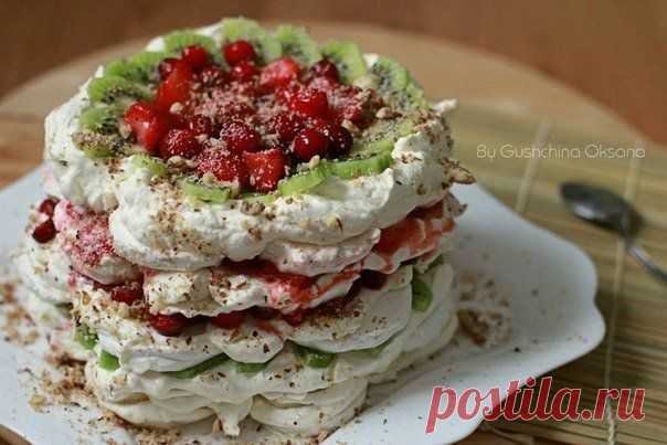 Безумно вкусный зефирный торт-десерт с ягодами, фруктами и грецкими орехами
