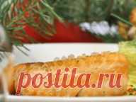 Филе лосося под соусом из шампанского с икрой Одно из самых торжественных блюд, которое сочетает в себе продукты, являющиеся главными  атрибутами  любого праздника: шампанское и красная рыба.