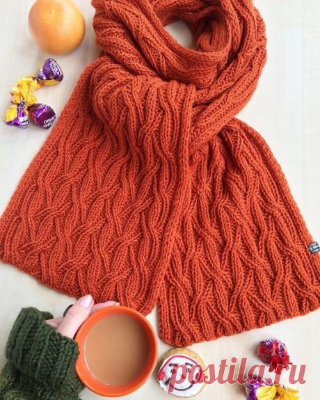 Κpacивый узop для вязaния шapфa cпицaми.