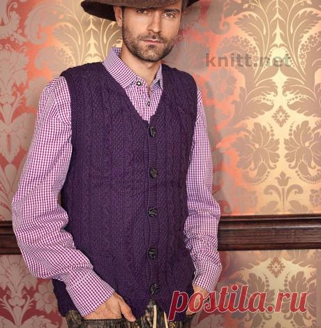 Вязаный мужской жилет с узором из кос.