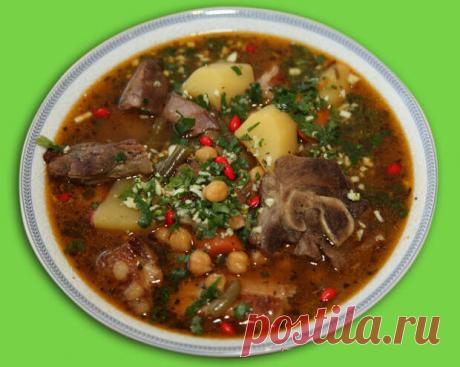 АРЕНА СРАЖЕНИЙ - ПАРЧА-БОЗБАШ - Вкусно с Любовью - медиаплатформа МирТесен Сразу скажу, что за «авторство» этого супа сражаются почти 110 народов и народностей Кавказа. Сейчас могут обидеться и грузины, и армяне, и балкарцы, и чеченцы, ибо считают с полным на то основанием, что бозбаш родом с их земель и даже деревень. Я не буду спорить ни с кем, а опишу именно