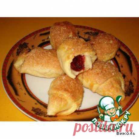 Воздушные рогалики с вишней - кулинарный рецепт