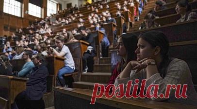 Совкомбанк начислит именные стипендии студентам Костромского госуниверситета. Студенты Костромского государственного университета получат именные стипендии от Совкомбанка. При этом финансовую поддержку получат не только бюджетники, но и обучающиеся на платных отделениях. Читать далее