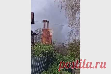 Появились подробности пожара на складе Минобороны. Пожар на складе Минобороны в поселке Бурмакино Некрасовского района Ярославской области, по предварительным данным, произошел из-за утилизации ракеты. Во время утилизации ракеты у нее якобы случайно запустился маршевый двигатель. Из-за этого начался пожар, который охватил 700 квадратных метров.