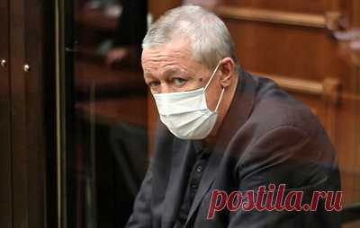 Ефремов попросил прекратить производство по ходатайству о смягчении ему наказания. Как отметили в Алексеевском районном суде Белгородской области, этот вопрос будет решен на заседании 17 февраля