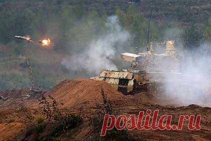 Российские артиллеристы рассказали о блокировании подвоза боеприпасов для ВСУ. Российский артиллерист с позывным Джокер рассказал о блокировании подвоза боеприпасов для Вооруженных сил Украины (ВСУ) первой танковой армией ВС РФ в Донбассе. Он указал, что артиллеристы используют не минометы, а реактивные системы залпового огня (РСЗО) «Град» по большим скоплениям техники.