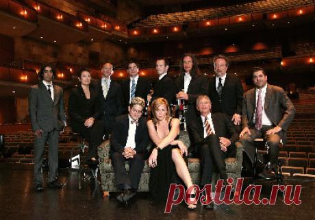 Зажигательные песни и танцы в исполнении группы-&quot;Pink Martini &quot;