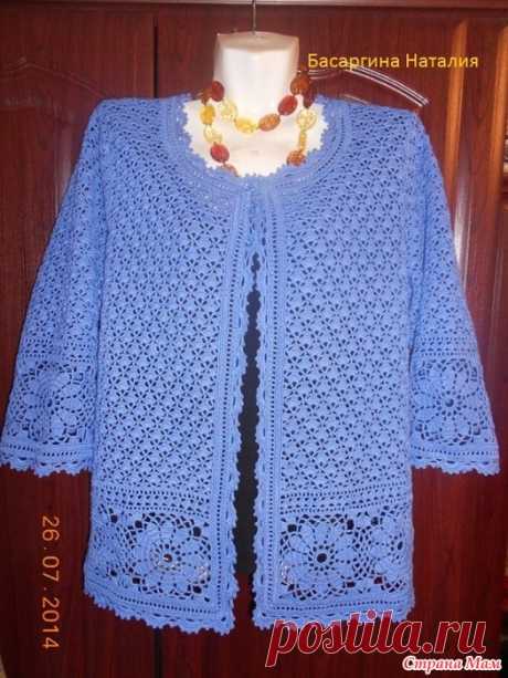 Классический ажурный жакет крючком Всем привет! Связался такой универсальный жакетик, на все случаи жизни) Пряжа коко от вита, расход 430г на 54-56 размер, крючок 1,5 обвязка, 1,75 основной узор, 2,0 мотивы