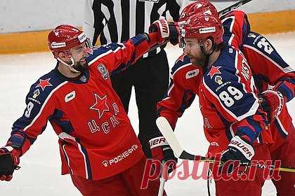 ЦСКА разгромил «Локомотив» в первом матче плей-офф Кубка Гагарина. Московский ЦСКА разгромил ярославский «Локомотив» в первом матче серии плей-офф Кубка Гагарина. Встреча прошла в Ярославле и завершилась со счетом 4:0 в пользу гостей. В составе победителей шайбы забросили нападающие Михаил Григоренко, Антон Слепышев, Виталий Абрамов, а также защитник Никита Нестеров.