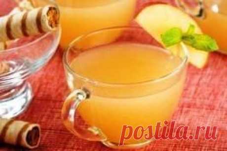 Как сварить кисель из яблок+видео
Кисель блюдо очень старинное, но раньше оно имело немного другой вид – было настолько густым, что его резали ножом. Да и варили его немного по-другому и для иных целей, а ели вприкуску с первыми блюдами. Сладкими кисели стали гораздо позже.