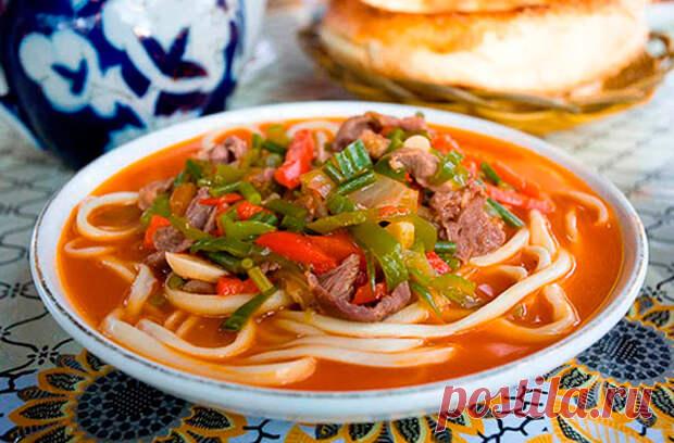 Лагман: идеальный суп, который даст сытость - Steak Lovers - 26 апреля - 43662497462 - Медиаплатформа МирТесен В нашей стране вряд ли найдется человек, никогда не сталкивавшийся с таким замечательным среднеазиатским блюдом, как лагман. Возможно, дело тут в исторических и территориальных особенностях, благодаря которым традиционный для Таджикистана, Казахстана, Афганистана, Кыргызстана и других стран лагман - 26 апреля - 43662497462 - Медиаплатформа МирТесен