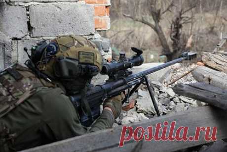 Российский доброволец рассказал о пытках в плену ВСУ. Российский военнослужащий с позывным Топаз рассказал о том, как находился в плену у Вооруженных сил Украины (ВСУ). Мужчину избивали в течение трех дней и заставляли на камеру говорить о том, что он добровольно переходит воевать на сторону Украины. Пленному удалось бежать во время боя между ВС РФ и ВСУ.