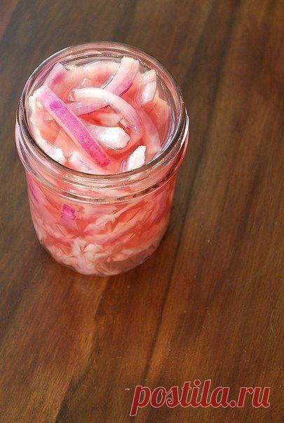 Маринованный красный лук | Поваренный сайт