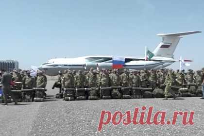 Кадыров показал отправку самолетов с добровольцами на Украину. Самолеты с новыми группами российских добровольцев вылетели из Грозного для участия в специальной военной операции на Украине. Видео вылета показал глава Чечни Рамзан Кадыров в своем Telegram-канале. На опубликованном Кадыровым видео добровольцы с вещмешками выстроились на взлетно-посадочной полосе.