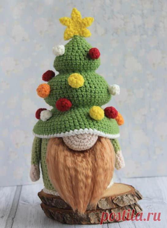 Бесплатный мастер-класс по вязанию Гном Рождественская ёлочка крючком. Автор описания - @pampino_hm.
