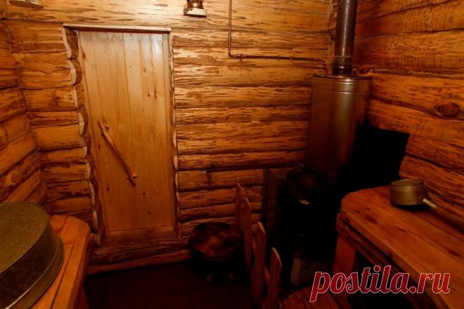 ОСНОВНЫЕ ПРАВИЛА ПАРЕНИЯ:

— перед началом парения необходимо вымыться под душем, обтереться насухо полотенцем;
— не торопитесь, наибольшая польза от бани — когда можно не спеша несколько раз зайти в парилку с короткими интервалами отдыха;
— в конце — продолжительный отдых;
— избегайте парения, если Вы нездоровы;
— париться в бане можно не меньше, чем через один—два часа после еды;
— не следует пить много жидкости и ни в коем случае нельзя употреблять алкогольные напитки;
...