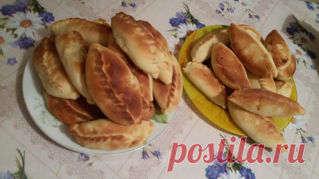 Домашние ПИРОЖКИ С КАПУСТОЙ. Съедаются молниеносно! - Кулинарный блог Кто помнит этот запах из детства, когда на кухне пахнет бабушкиными пирожками? С капустой, картошкой, морковью или чем-нибудь еще? Да и вкус ничуть не уступает запаху по степени...