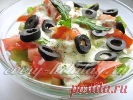 Салат с копченой колбасой