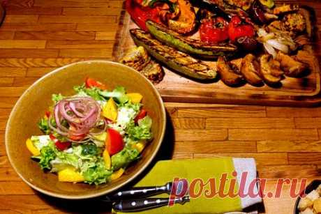 Россиянам назвали способы питаться сбалансированно во время поста. Диетолог-консультант Алексей Кабанов рассказал, как правильно питаться в пост. Он отметил, что пища в этот период должна быть не только полезной и сбалансированной, но и разнообразной. По его словам, следует отдавать предпочтение сложным углеводам и полезным маслам — льняному, рапсовому, оливковому.