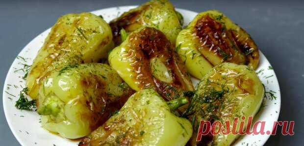 Рецепт жареного болгарского перца с чесночком и помидорами. На двоих и 4-х порций не хватает! - БУДЕТ ВКУСНО! - медиаплатформа МирТесен Первый раз я приготовила всего три перца и даже не успела толком распробовать, как мой муж и ребенок все слопали. В следующий раз решила приготовить в два раза больше и опять тот же результат. Теперь беру 10-12 перцев и готовлю из них эту вкуснятину! Настоятельно рекомендую приготовить! Какие