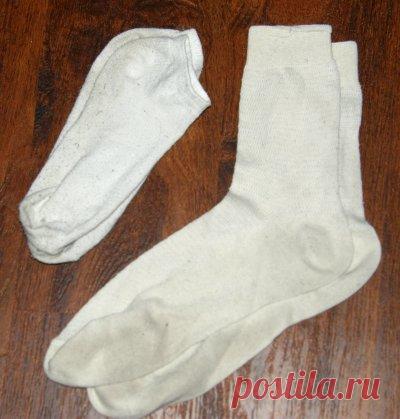Как отстирать белые носки