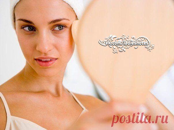 15 масок для кожи вокруг глаз.

Кожа век часто нуждается в смягчении, снятии усталости, припухлостей, дополнительном питании и увлажнении. С возрастом за ней стоит следить еще более тщательно, чтобы избежать морщин.