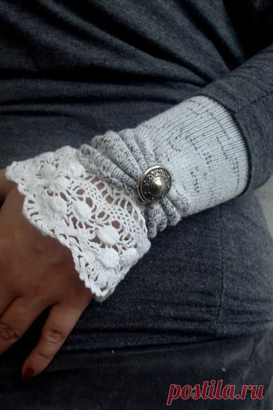 (6) Transform socks into wrist warmers | DIY: Clothes, Jewelry and Accessories