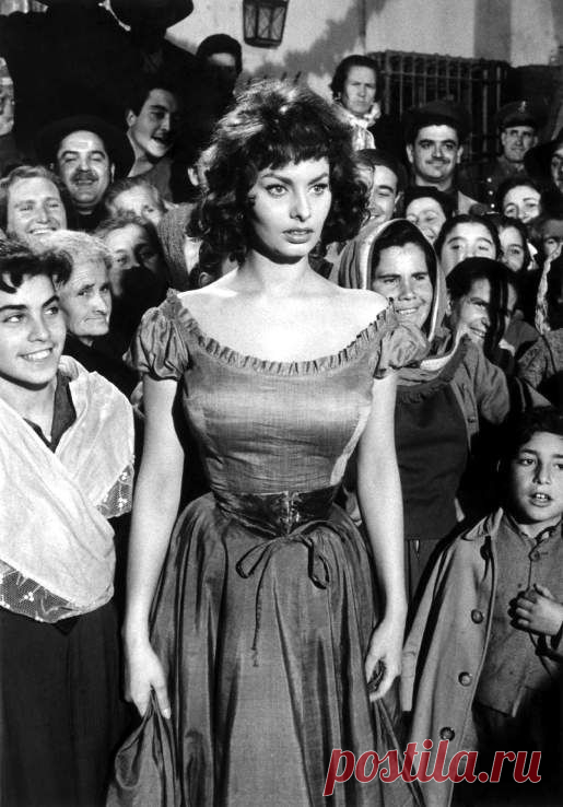 САМОЙ КРАСИВОЙ ИТАЛЬЯНКЕ СОФИ ЛОРЕН 80 ЛЕТ