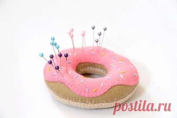Запись на стене Игольница, которую захочется съесть 🍩