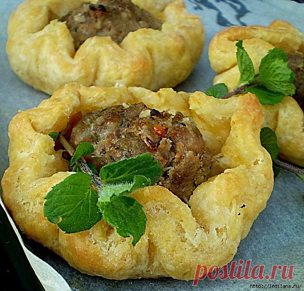 Хрустящие тарелочки с мясом.