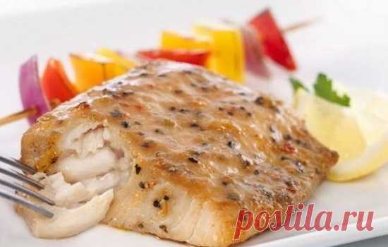 Филе минтая в духовке: дёшево и вкусно! Рецепты сочного филе минтая в духовке быстро: с овощами, сыром, сметаной, омлетом 

Любое блюдо из рыбы высоко ценится благодаря неоценимой пользе этого продукта и его низкой калорийности.
Кроме этого рыба прекрасно усваивается организмом, насыщая, но не перегружая его.
Филе минтая…