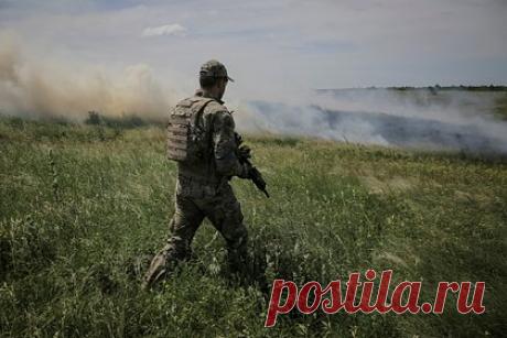 В США назвали одну из главных проблем украинского контрнаступления. У Запада почти не осталось переносных зенитно-ракетных комплексов Stinger для украинской армии, что серьезно бьет по ее боеспособности. Об этом пишет Newsweek. Военный эксперт Аллан Орр отмечает, что Россия в курсе возникшей проблемы со Stinger и активно пользуется этим на поле боя.