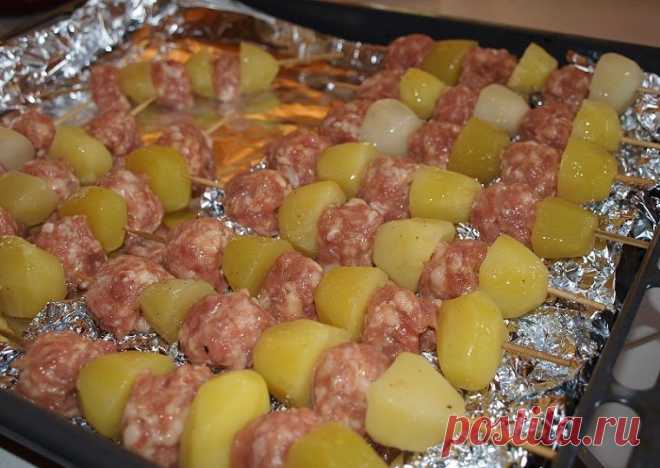 Maltos mėsos kamuolėliai ant iešmo Maltos mėsos kamuolėliai ant iešmo- labai gardus patiekalas, kurį nesunkiai pasigaminsite pagal pateiktą receptą šioje svetainėje. Daug gerų ir išbandytų receptų vienoje vietoje, kuriuos tiesiog privalote išmėginti!
