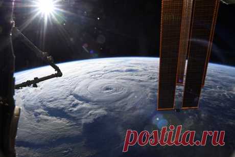 Изготовление штатных аппаратов «Скиф» начнется в России в 2024 году. В «Роскосмосе» рассказали, что штатные спутники «Скиф», которые войдут в одноименную орбитальную группировку, начнут изготавливать в 2024 году. «Сейчас идет разработка эскизного проекта, на следующий год запланирована комплектация и начало изготовления», — подчеркнули эксперты.