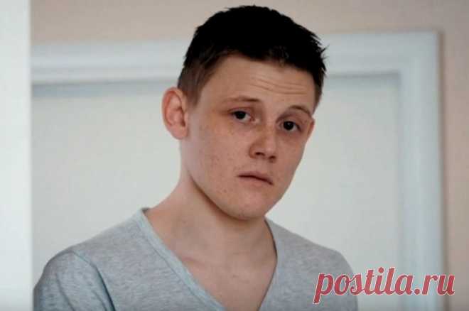 Актер Максим Емельянов лишен водительских прав на один год. Артист признан виновным в совершении ДТП.