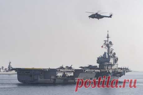 Авианосец ВМС Франции столкнулся с польским парусником. Авианосец «Шарль де Голль» Военно-морских сил (ВМС) Франции столкнулся с десятиметровой парусной яхтой в море, недалеко от города Тулон. Инцидент произошел утром 12 ноября, когда корабль находился у военно-морской базы Тулона. Экипаж заметил, что наперерез курса авианосца идет парусник под флагом Польши.