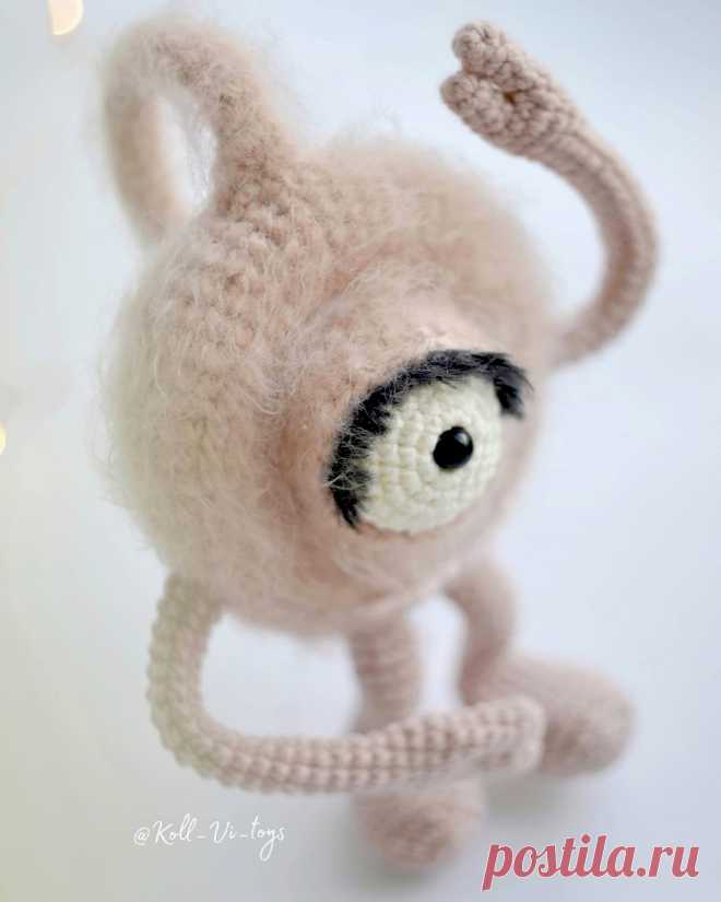 PDF Инопланетянин Глазго крючком. FREE crochet pattern; Аmigurumi toy patterns. Амигуруми схемы и описания на русском. Вязаные игрушки и поделки своими руками #amimore - пришелец, инопланетянин, инопланетный гость.