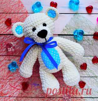 Мишка-погремушка амигуруми. Схемы и описания для вязания игрушек крючком! Бесплатный мастер-класс от Лилии Искаковой по вязанию мишки-погремушки крючком. Высота вязаного крючком медвежонка примерно 22 см. Для изготовления пл…